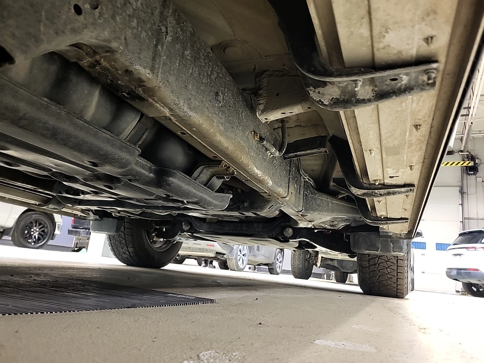 Toyota Sequoia TRD OFF ROAD * * CARFAX * * ���� ������ * *  | Mobile.bg � ����������� 13