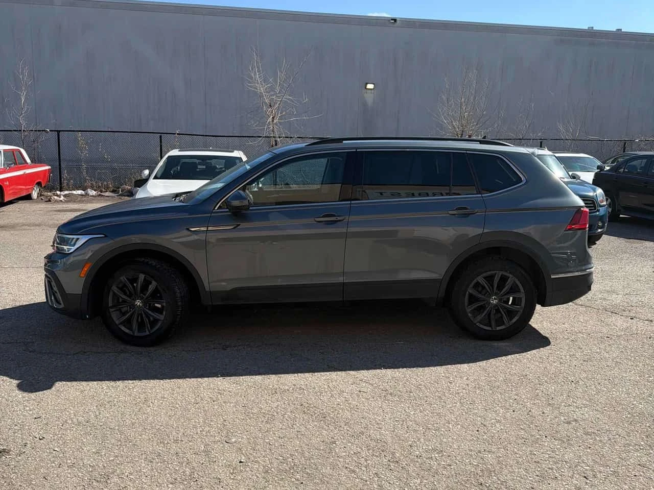 VW Tiguan  Comfortline /CAMERA/ПОДГРЕВИ , снимка 2 - Автомобили и джипове - 54023327