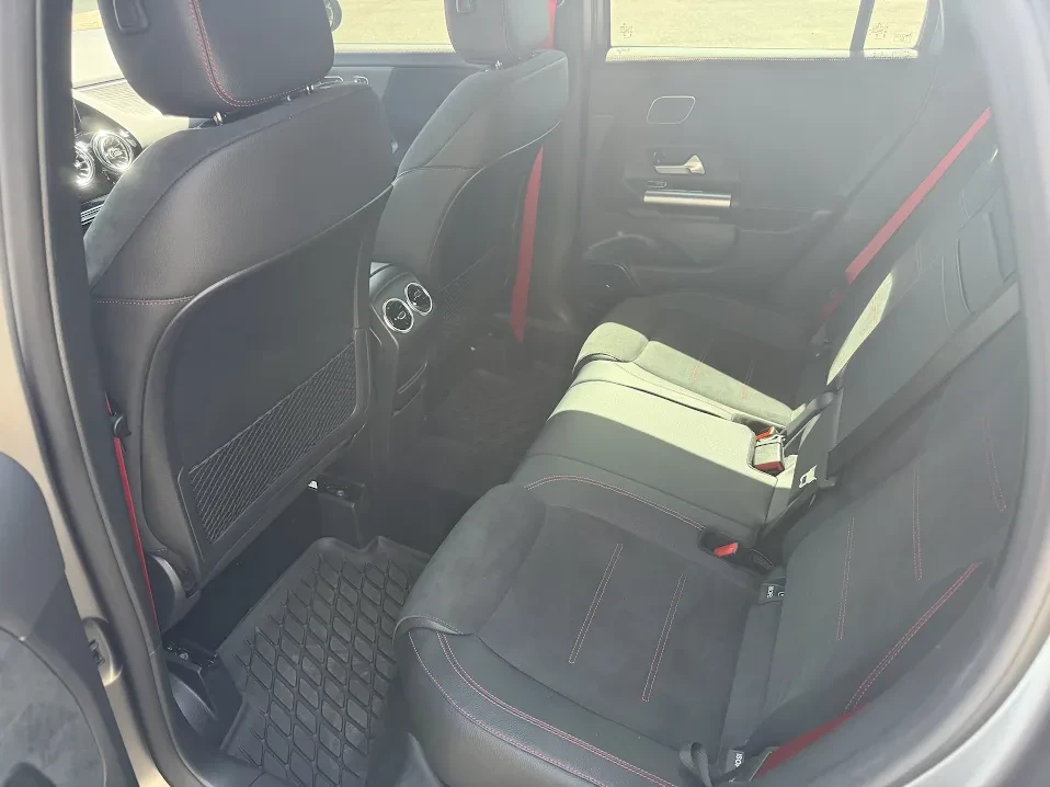 Mercedes-Benz GLA 45 AMG /2 КЛЮЧА * ПАНОРАМА * CARFAX * АВТО КРЕДИТ, снимка 11 - Автомобили и джипове - 55157834