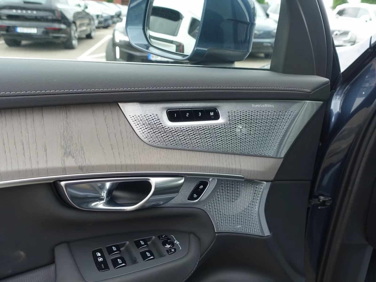 Volvo Xc90 NEW T8 AWD Ultra Bright FourC 7 Seats, снимка 10 - Автомобили и джипове - 55219002