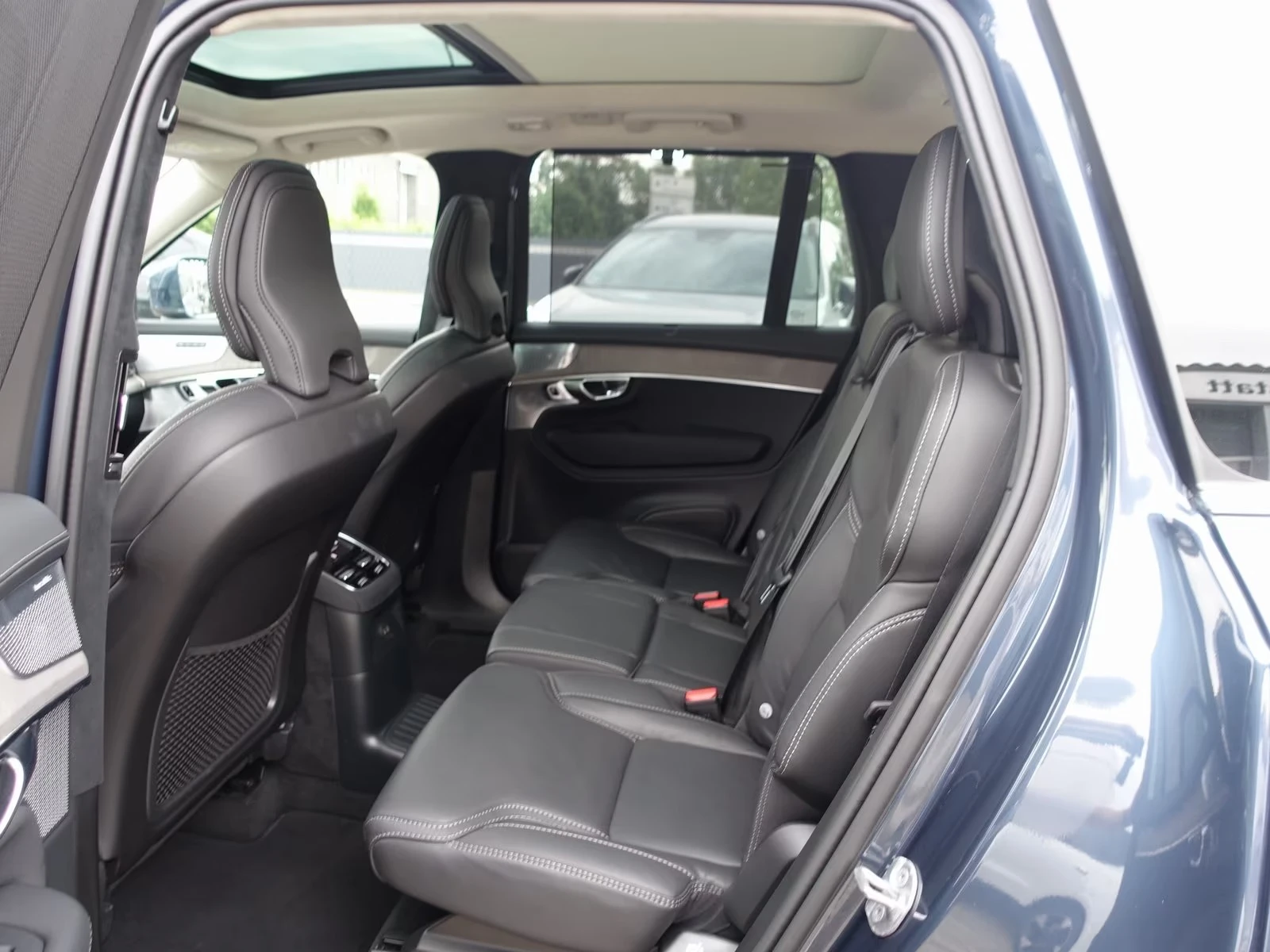Volvo Xc90 NEW T8 AWD Ultra Bright FourC 7 Seats, снимка 11 - Автомобили и джипове - 55219002