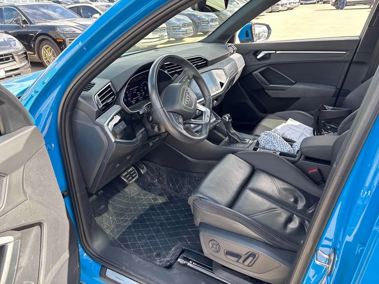 Audi Q3 * Progressiv * CARFAX * БЕЗ ПЪРВОНАЧАЛНА ВНОСКА, снимка 5 - Автомобили и джипове - 56207952
