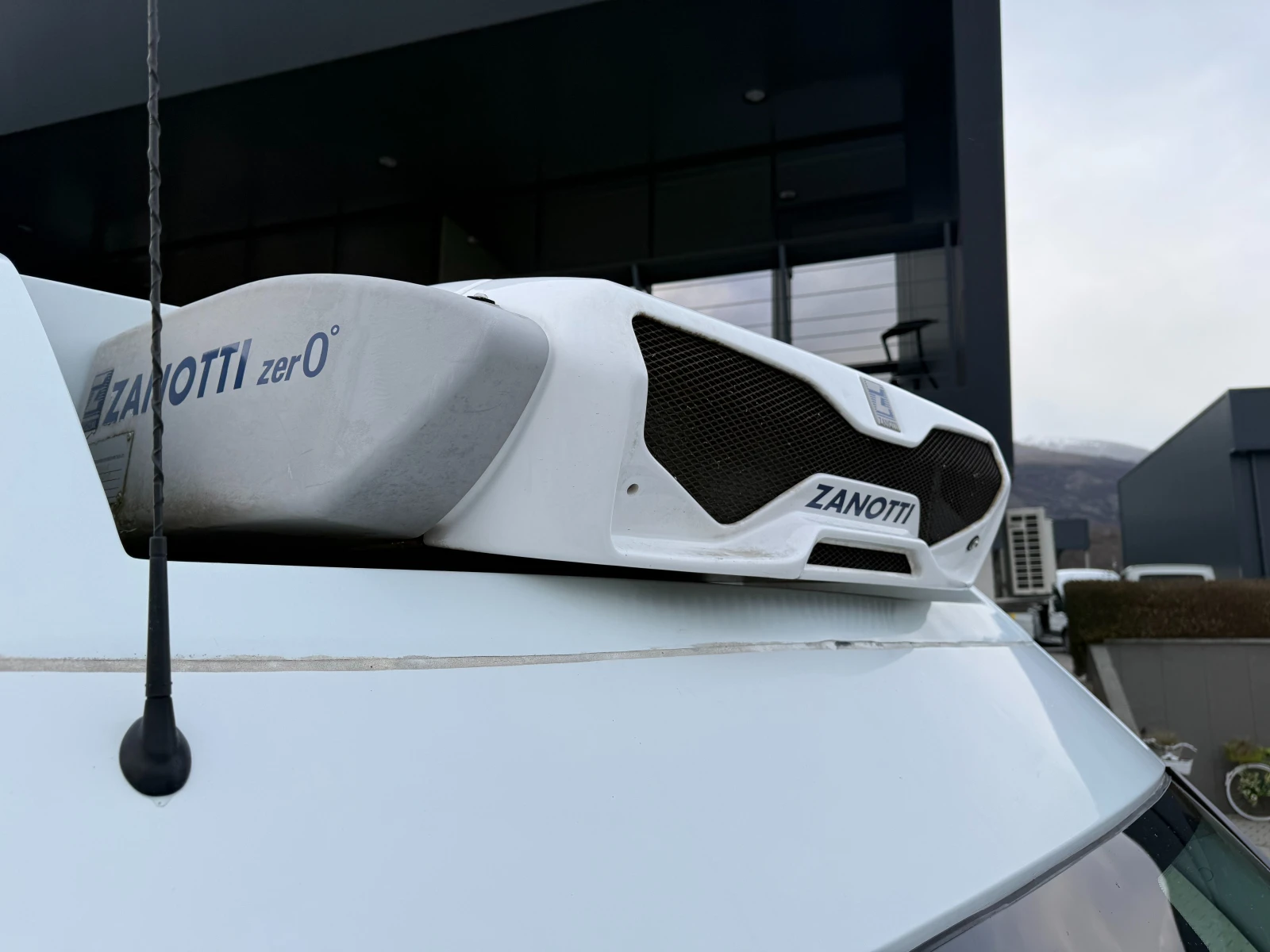 Iveco Daily 35S16 Хладилен + ток Климатроник Euro 6 - изображение 9