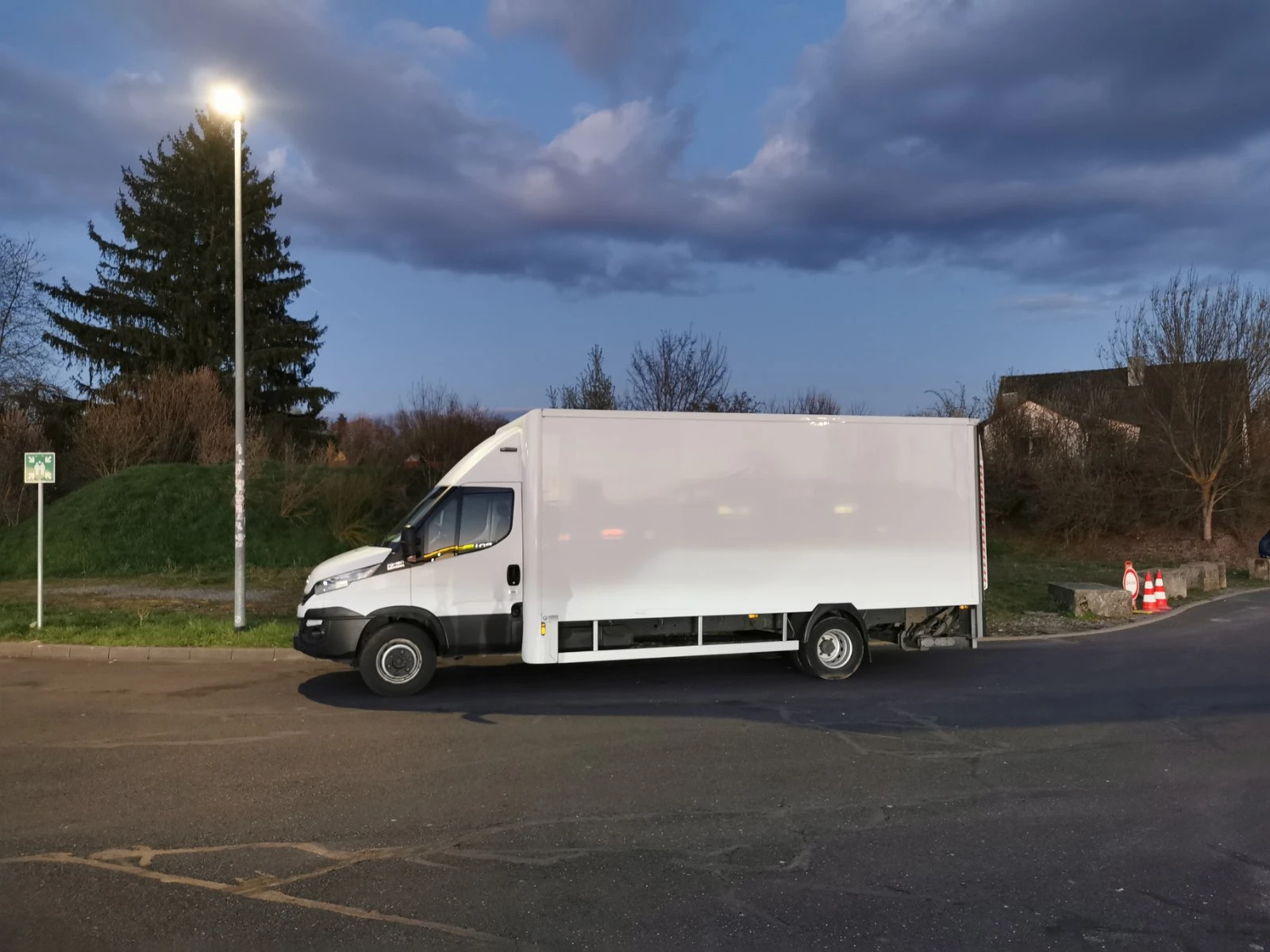 Iveco Daily 70C 18, снимка 2 - Бусове и автобуси - 54436964