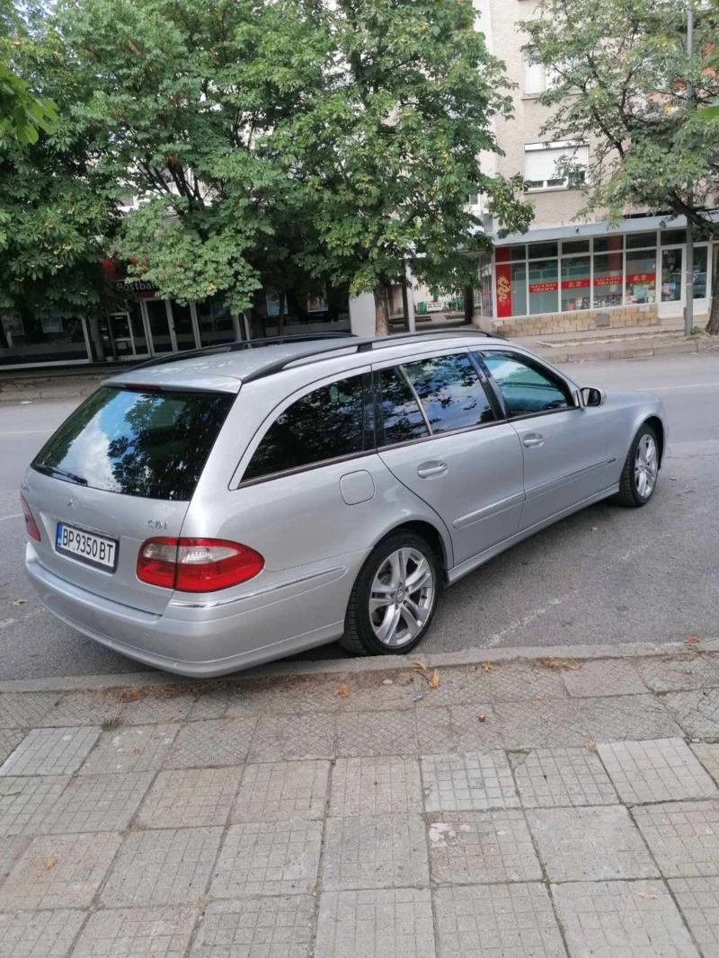 Mercedes-Benz E 320 Комби , снимка 5 - Автомобили и джипове - 47494152