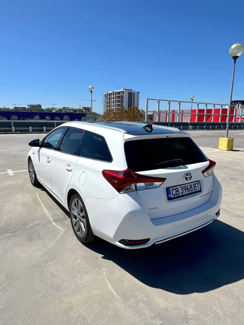 Toyota Auris, снимка 9 - Автомобили и джипове - 47300473