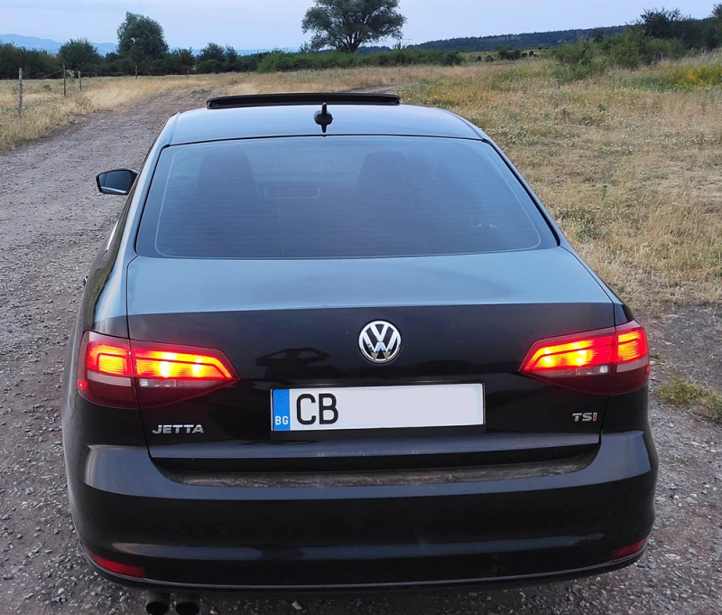 VW Jetta 1.8 TURBO, снимка 6 - Автомобили и джипове - 48876888