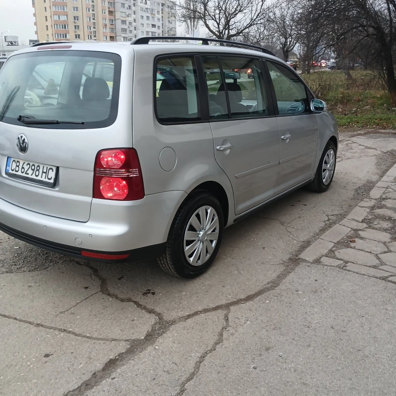 VW Touran АВТОМАТИК , снимка 6 - Автомобили и джипове - 49081876