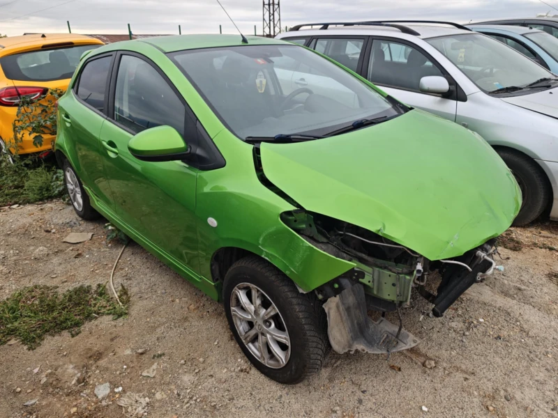 Mazda 2 1.5, снимка 4 - Автомобили и джипове - 51847246