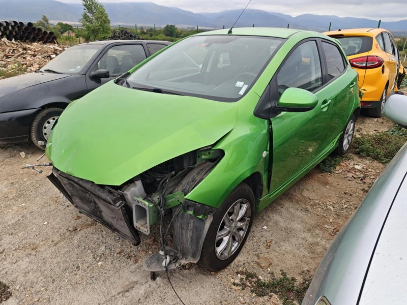 Mazda 2 1.5, снимка 3 - Автомобили и джипове - 51847246