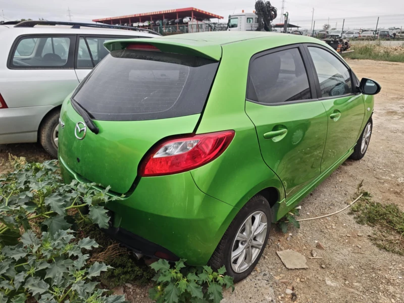 Mazda 2 1.5, снимка 2 - Автомобили и джипове - 51847246