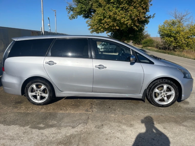 Mitsubishi Grandis 2.4 MIVEC, снимка 5 - Автомобили и джипове - 51979883