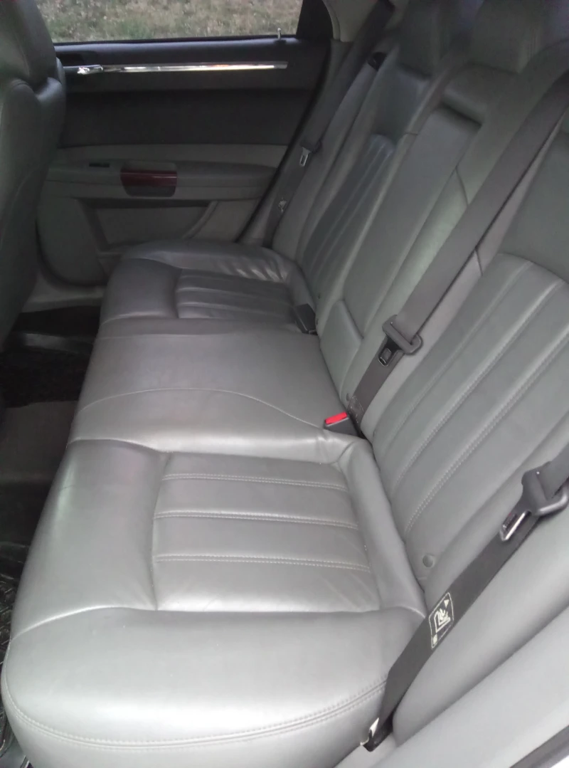 Chrysler 300c 5.7 HEMI, снимка 10 - Автомобили и джипове - 52396165