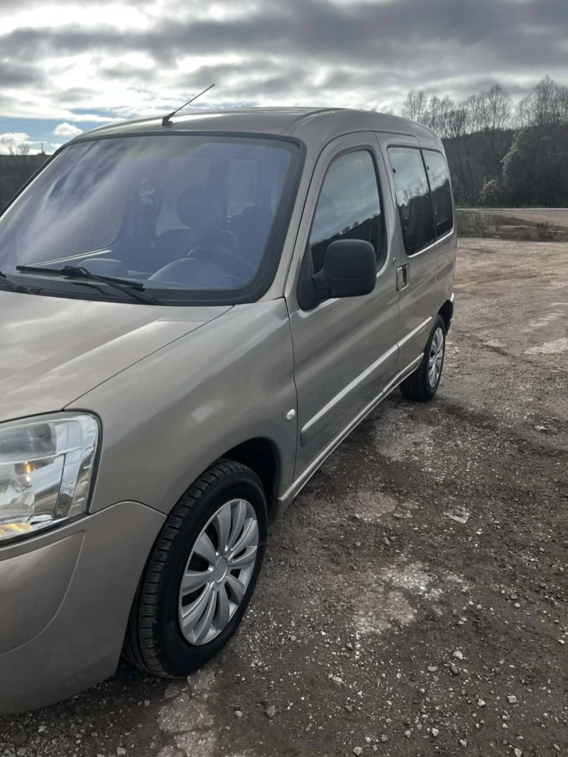 Citroen Berlingo 4 + 1, снимка 3 - Автомобили и джипове - 52690976