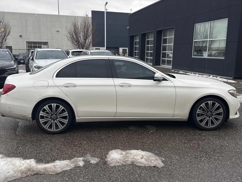 Mercedes-Benz E 300 2018 * CARFAX * БЕЗ ПЪРВОНАЧАЛНА ВНОСКА, снимка 4 - Автомобили и джипове - 52830633