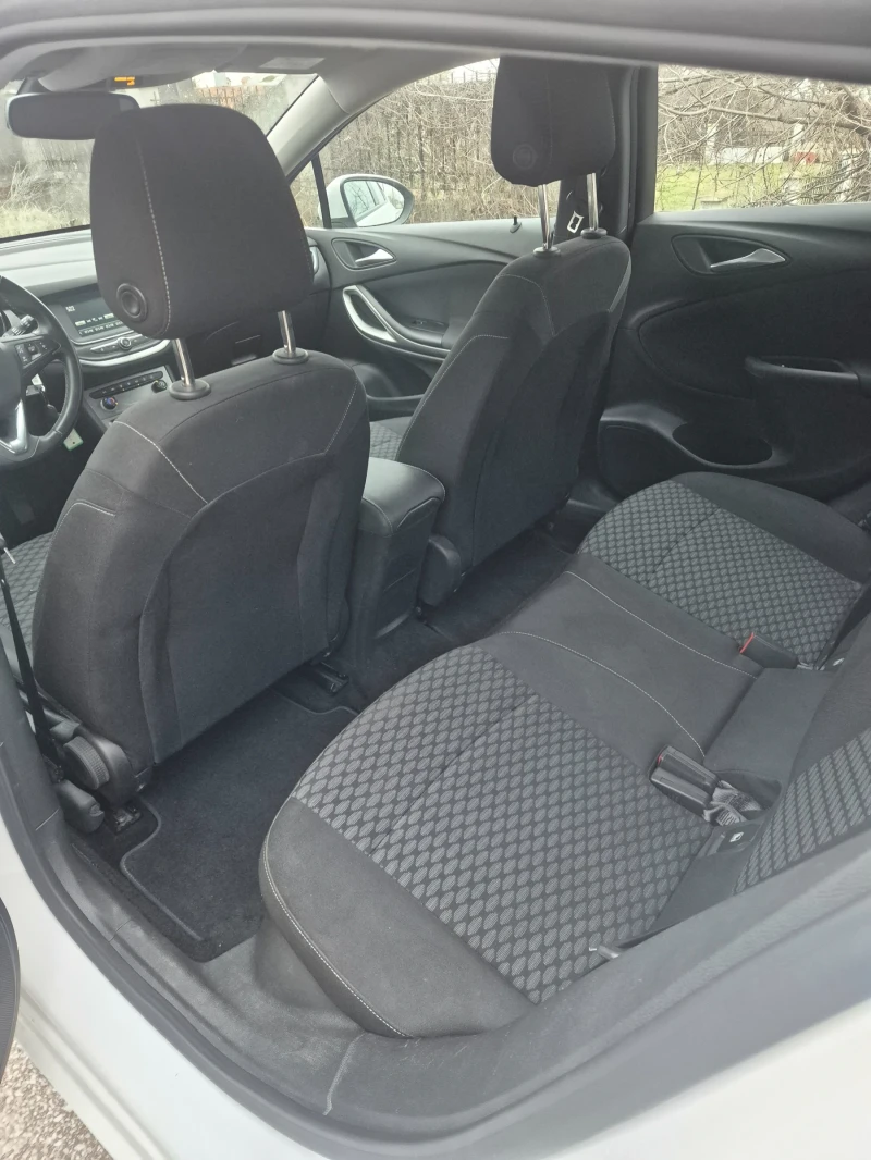 Opel Astra 1.5D/20г., снимка 8 - Автомобили и джипове - 53193199