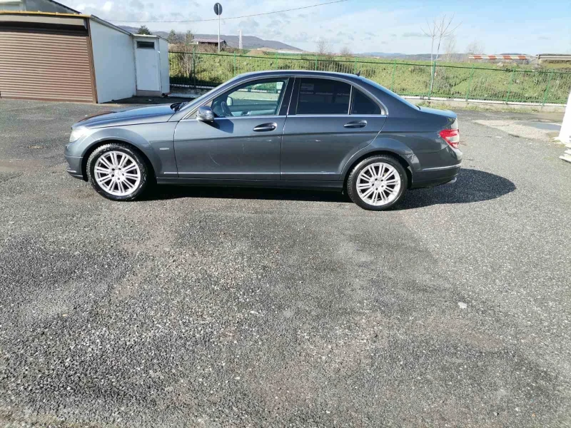 Mercedes-Benz C 220, снимка 6 - Автомобили и джипове - 53566304