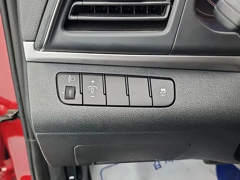 Hyundai Elantra, снимка 14 - Автомобили и джипове - 56724763