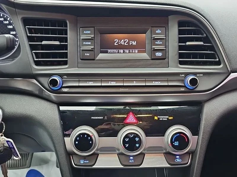 Hyundai Elantra, снимка 10 - Автомобили и джипове - 56724763