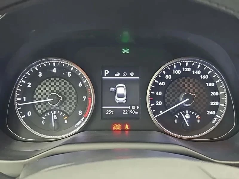 Hyundai Elantra, снимка 6 - Автомобили и джипове - 56724763