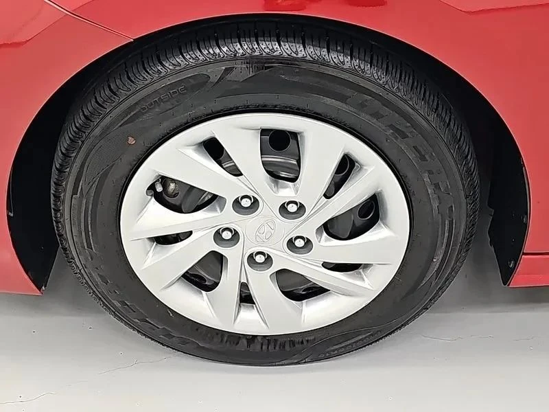 Hyundai Elantra, снимка 17 - Автомобили и джипове - 56724763
