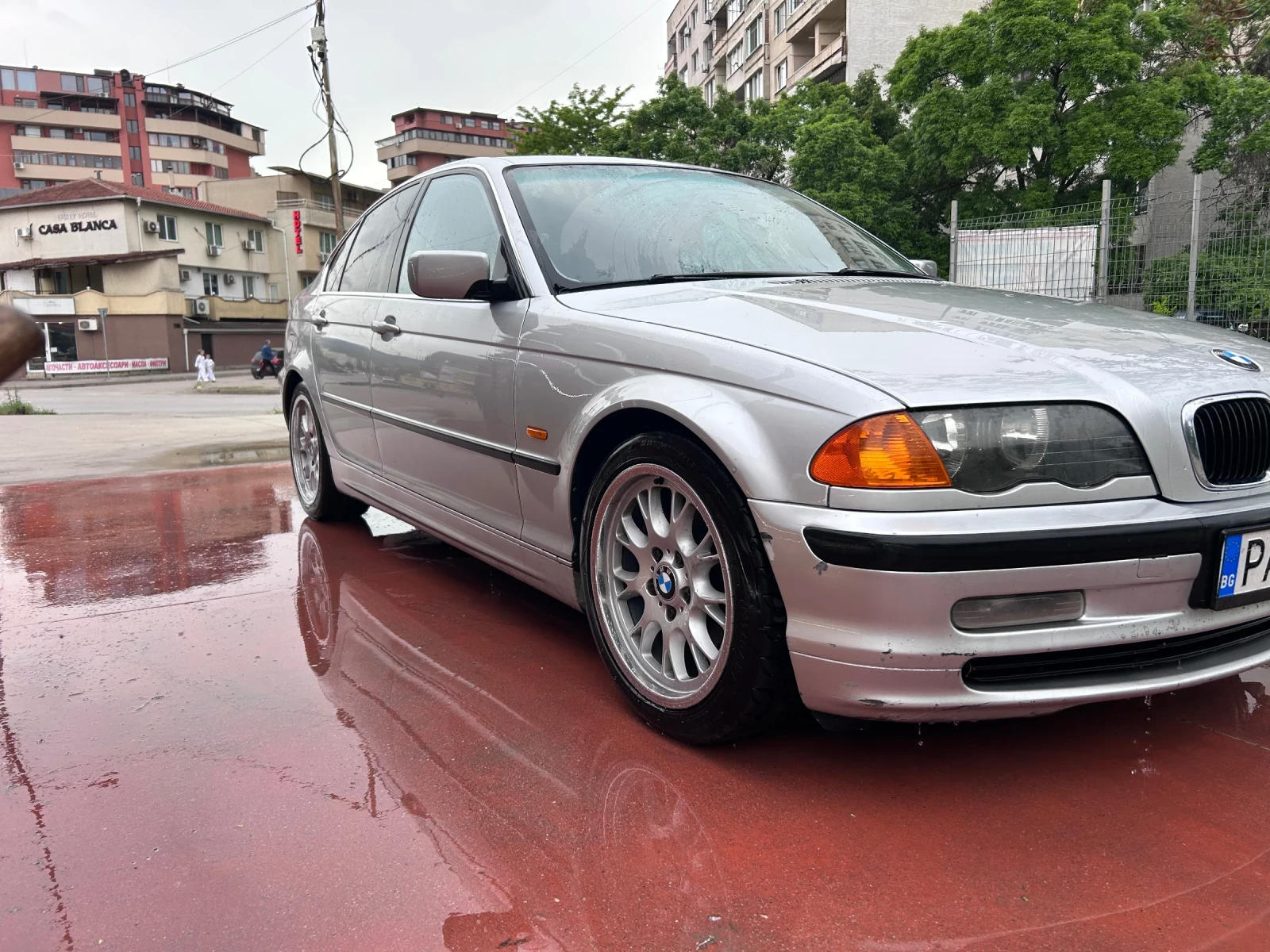 BMW 320  - изображение 2