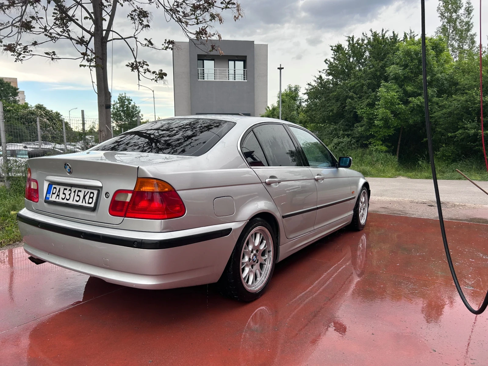 BMW 320  - изображение 5