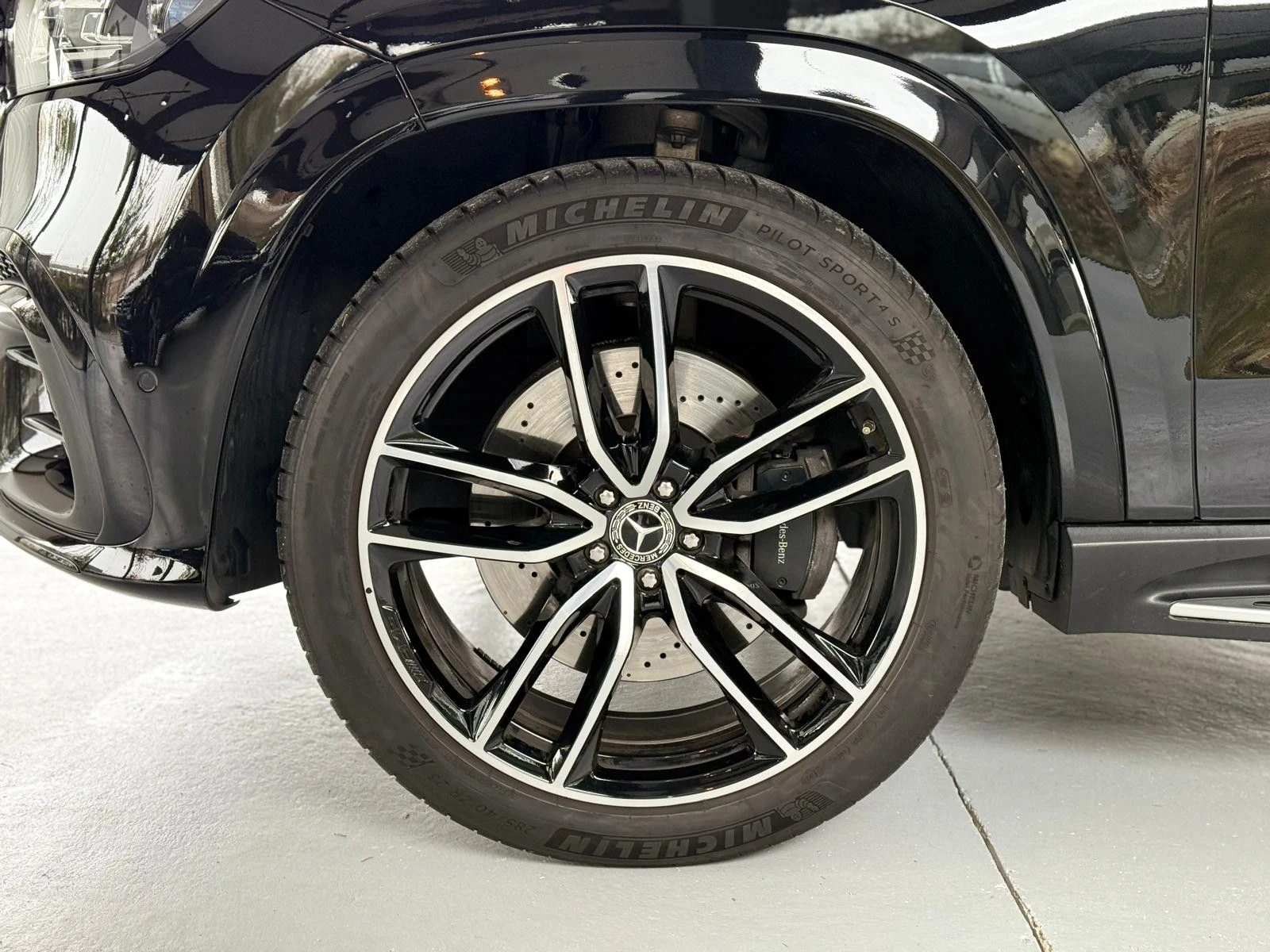 Mercedes-Benz GLS 450 d/ AMG/ FACELIFT/ 4MATIC/ NIGHT/ PANO/ BURM/ 360/ - изображение 4