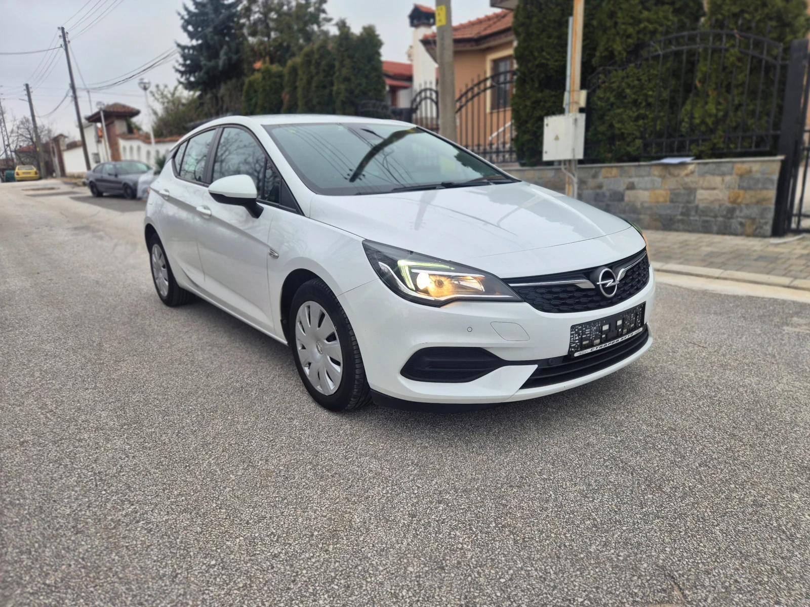 Opel Astra 1.5D/20г. - изображение 2