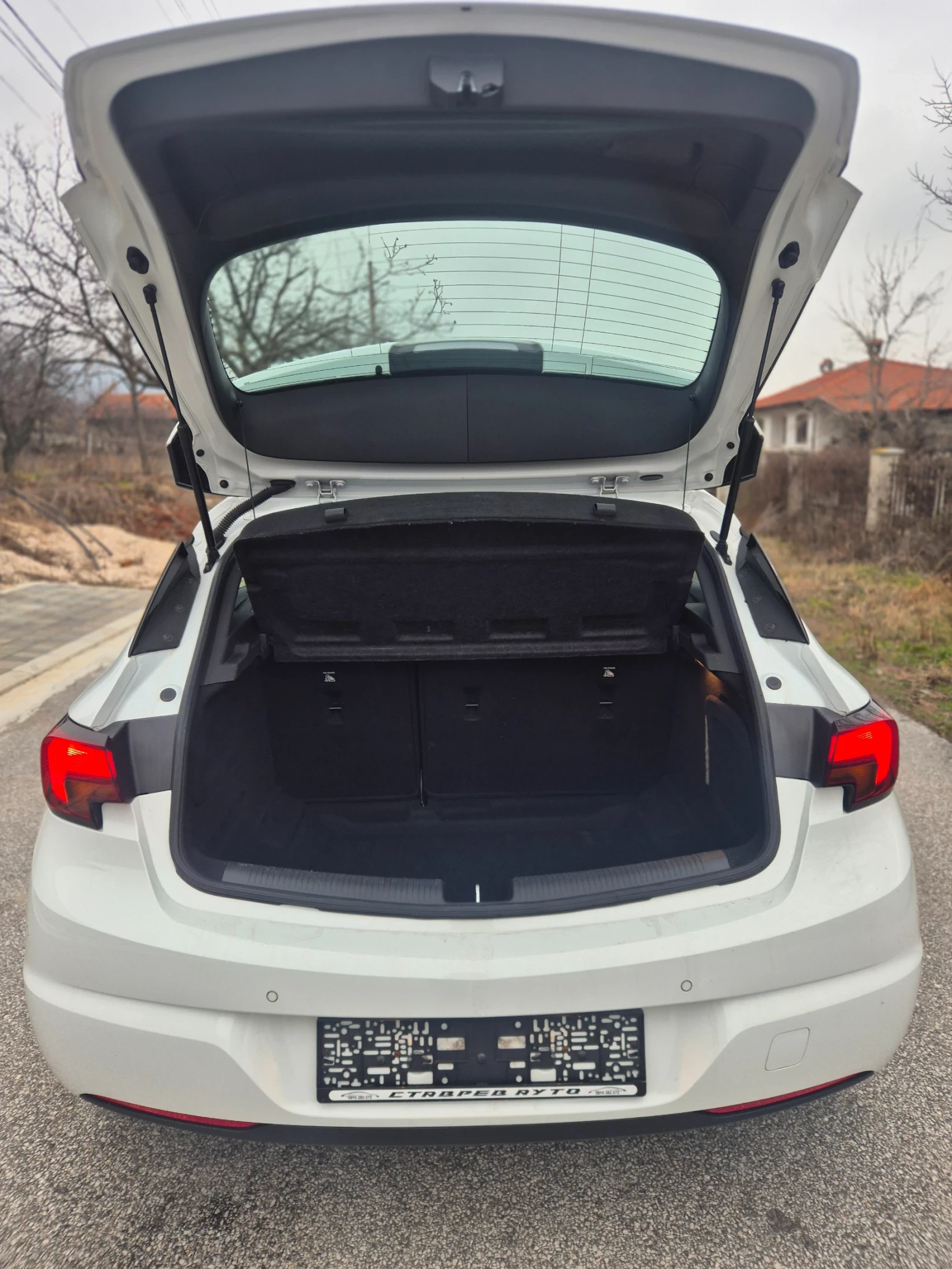 Opel Astra 1.5D/20г. - изображение 7