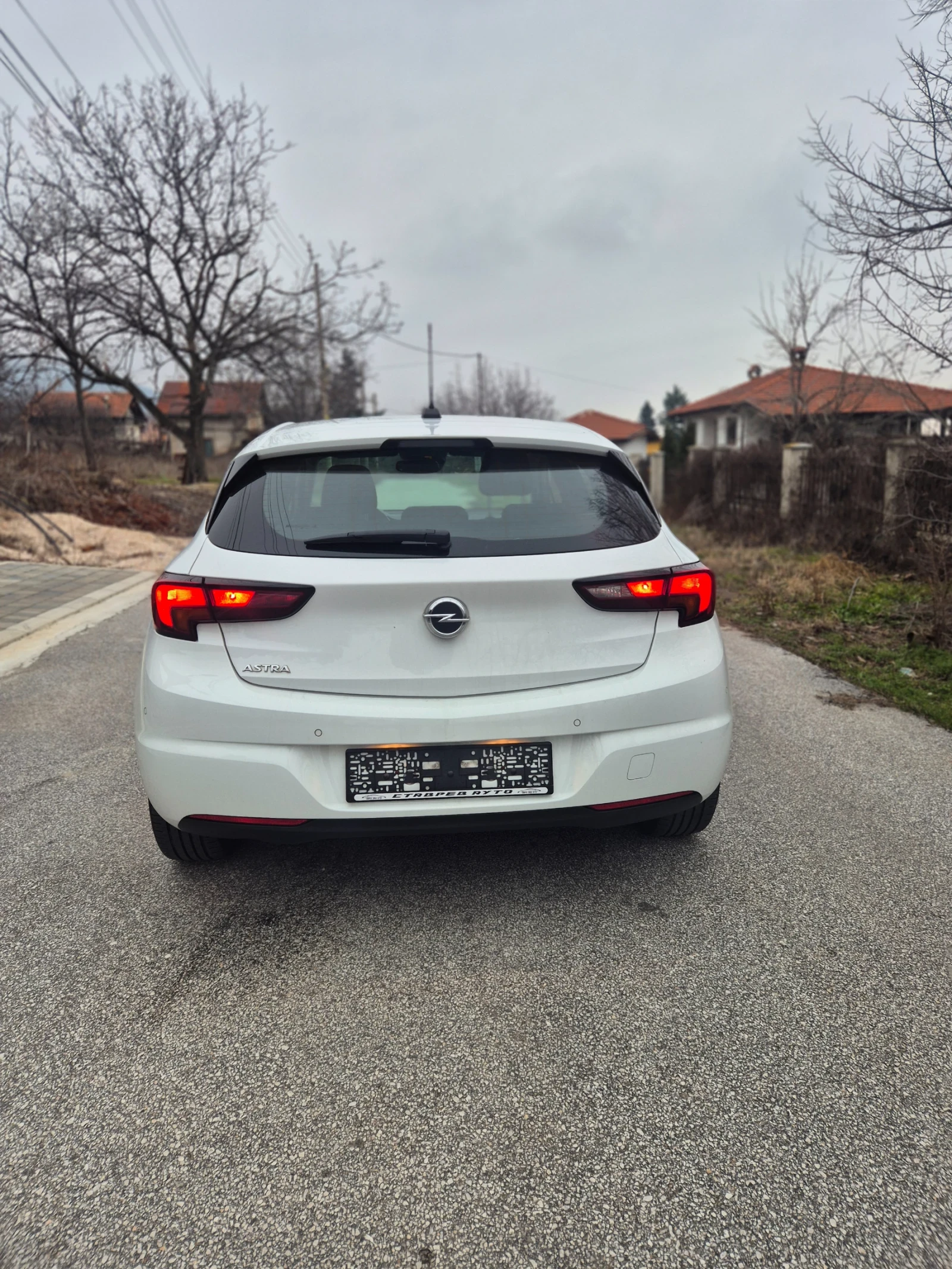 Opel Astra 1.5D/20г. - изображение 6