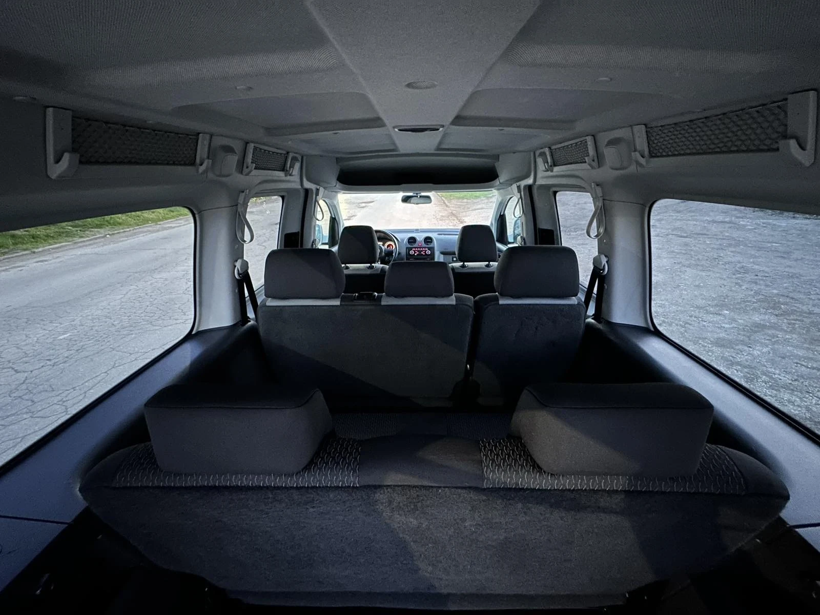 VW Caddy 2.0 TDI LIFE макси база, снимка 7 - Автомобили и джипове - 54160216