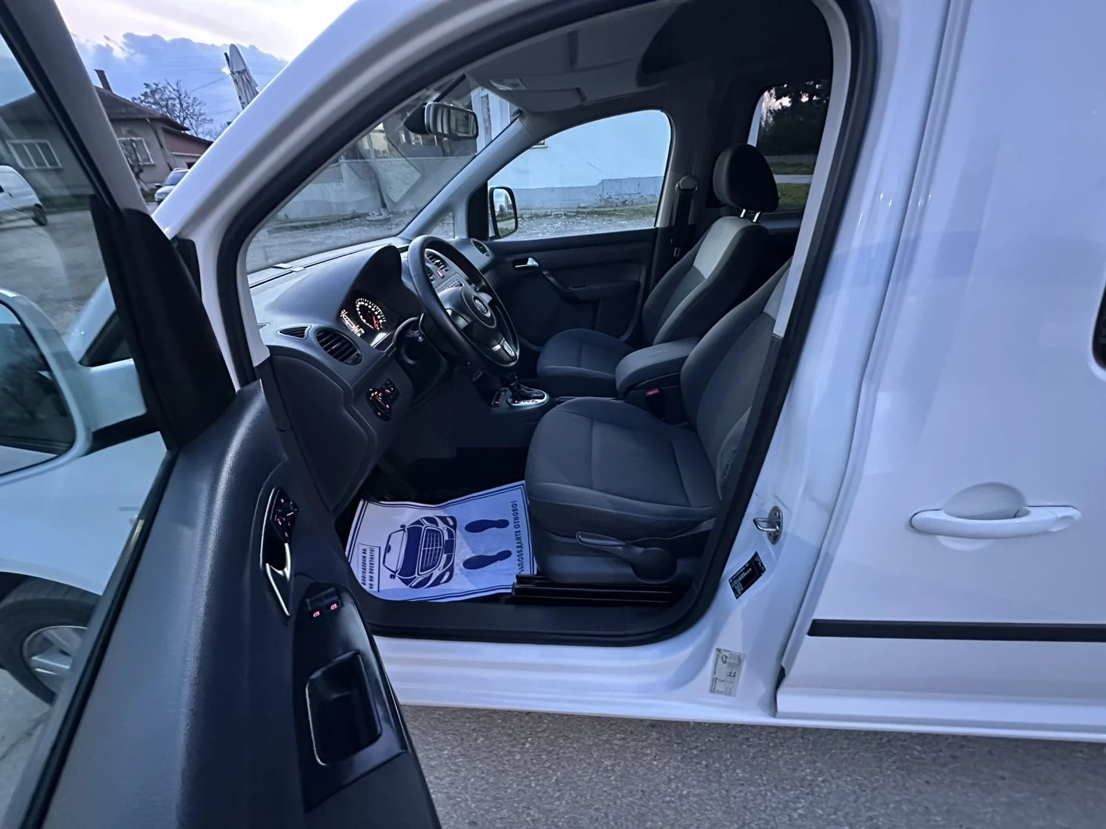 VW Caddy 2.0 TDI LIFE макси база, снимка 5 - Автомобили и джипове - 54160216