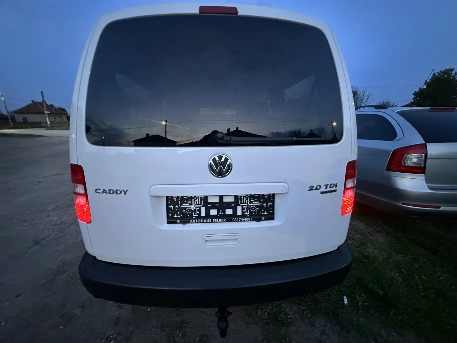 VW Caddy 2.0 TDI LIFE макси база, снимка 4 - Автомобили и джипове - 54160216