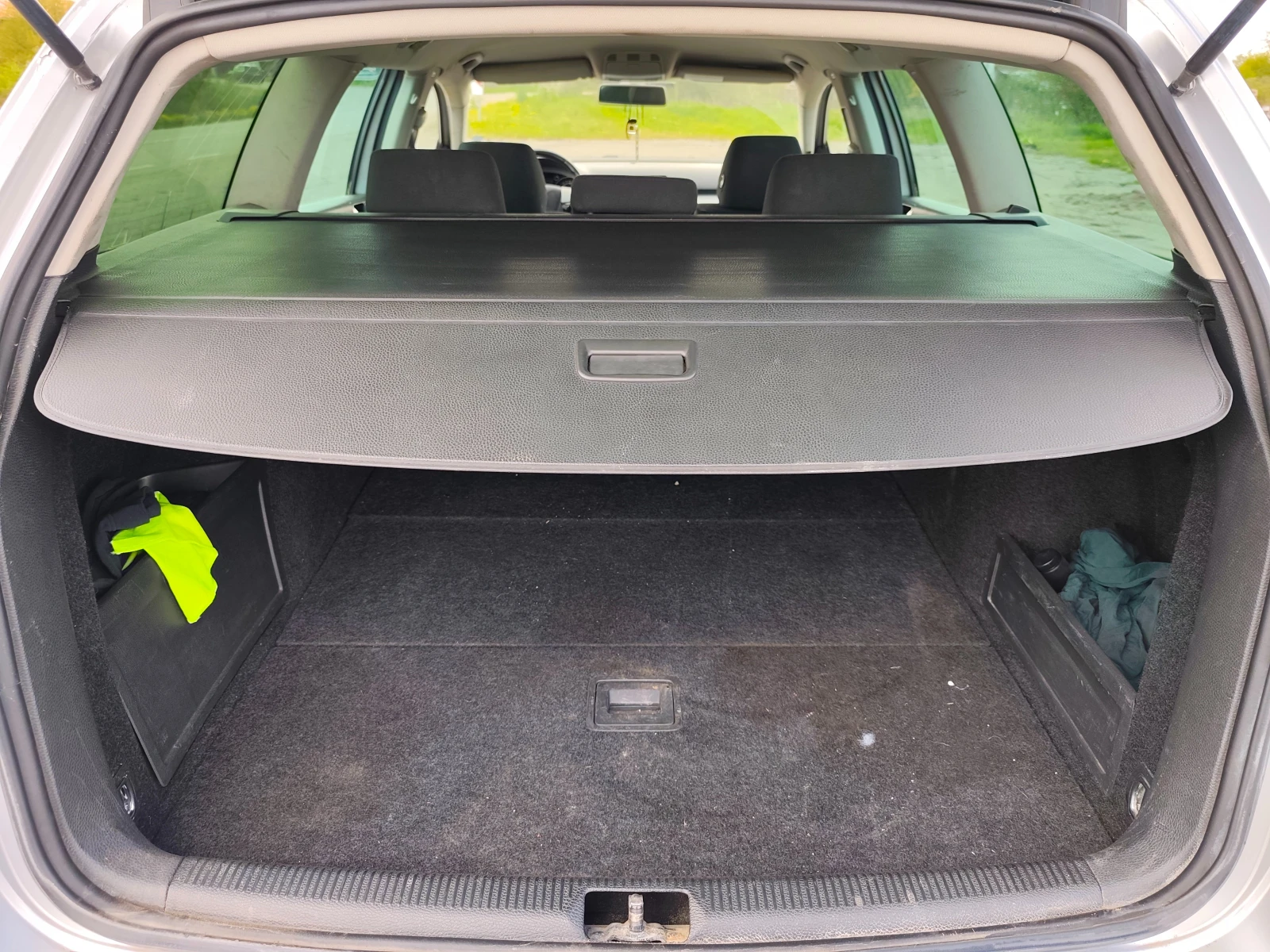 VW Passat 1.4 Ecofuel, снимка 14 - Автомобили и джипове - 54292506