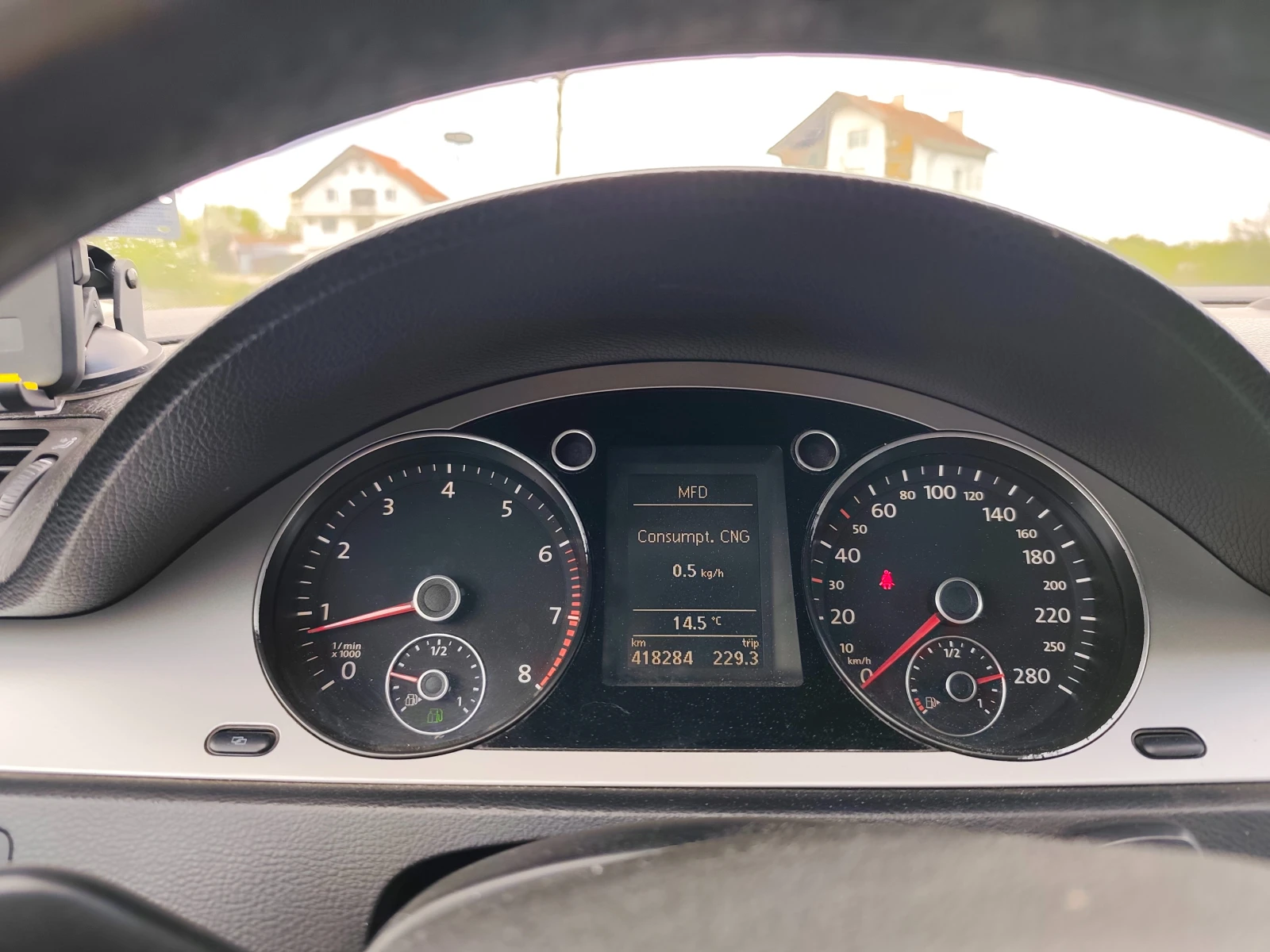 VW Passat 1.4 Ecofuel, снимка 8 - Автомобили и джипове - 54292506