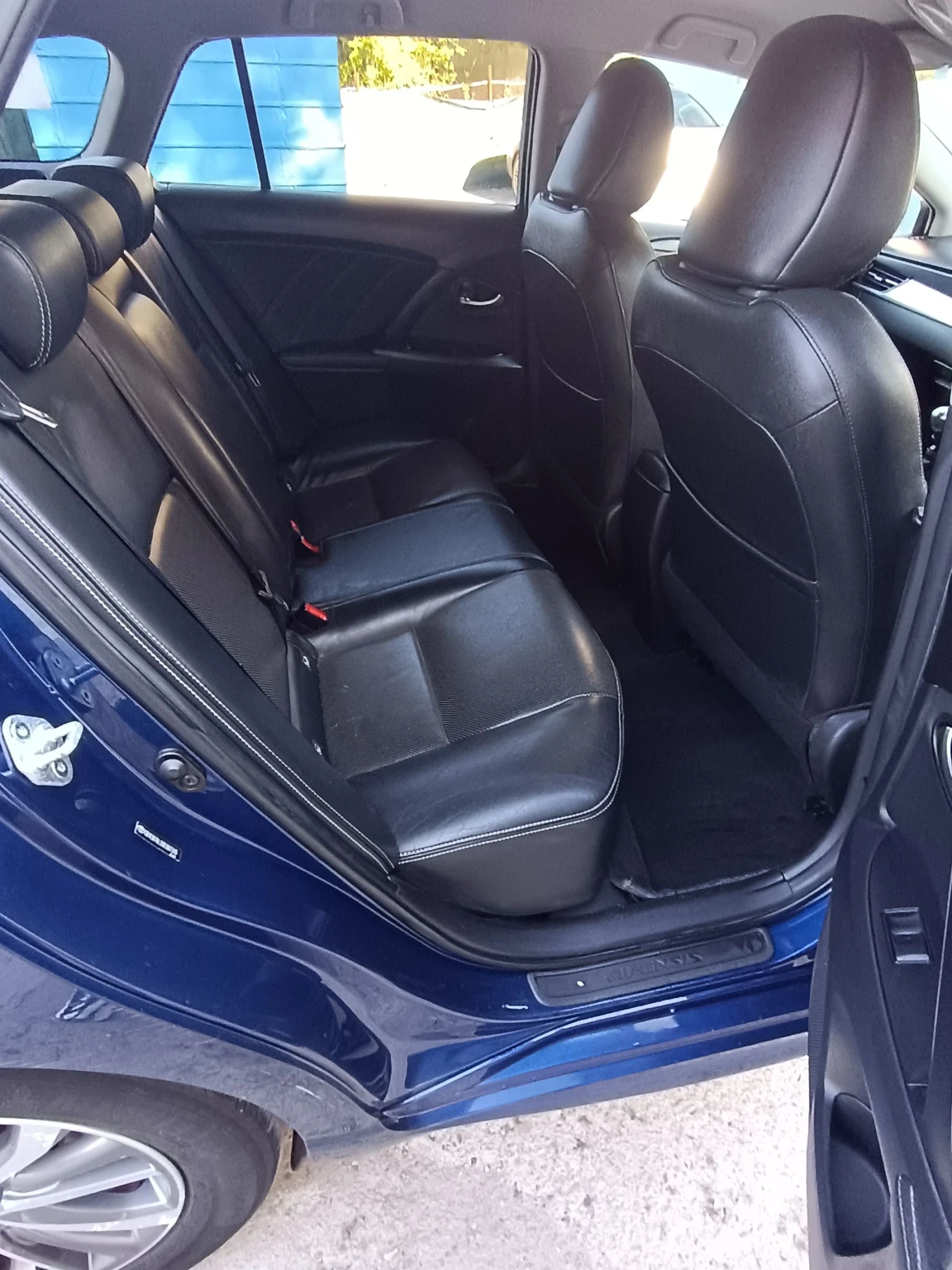 Toyota Avensis 1.6 D4D 112 кс  1WW , снимка 14 - Автомобили и джипове - 55141713