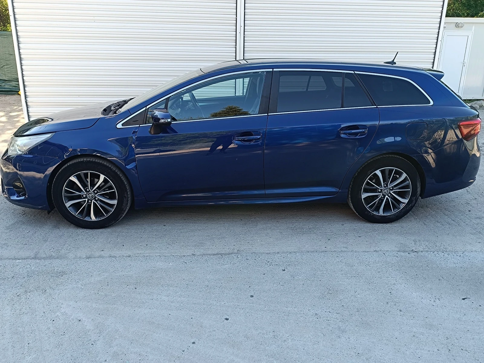 Toyota Avensis 1.6 D4D 112 кс  1WW , снимка 3 - Автомобили и джипове - 55141713