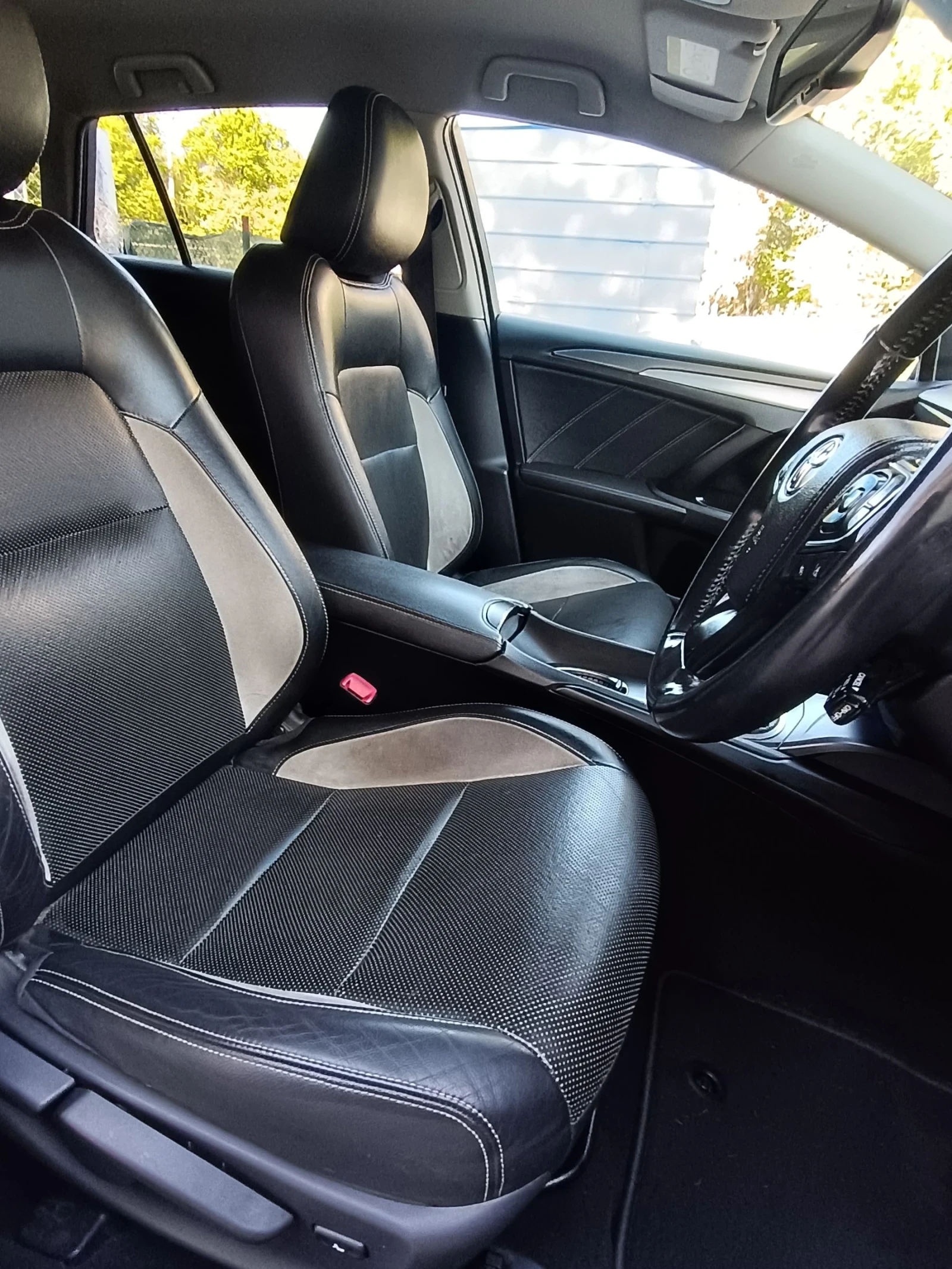 Toyota Avensis 1.6 D4D 112 кс  1WW , снимка 12 - Автомобили и джипове - 55141713