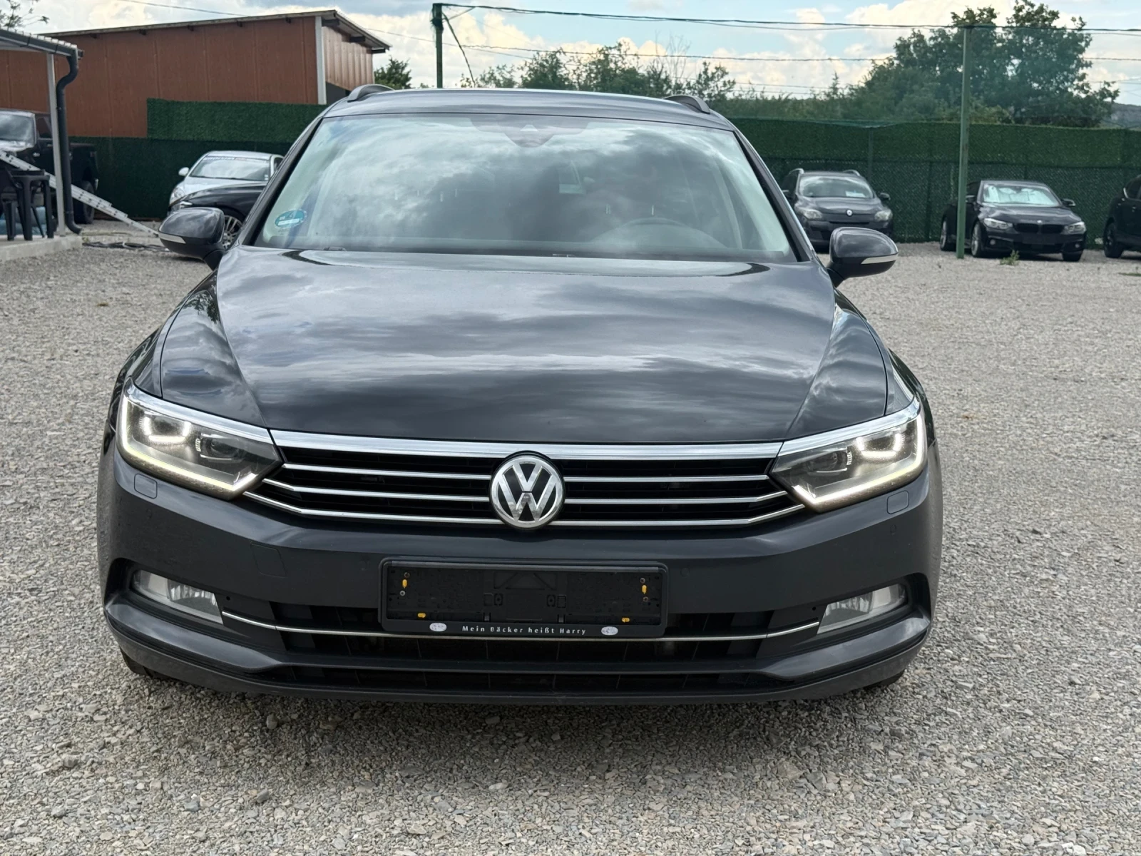 VW Passat 2.0ТДИ * камера* Лед Фарове* * Дигитален Километра, снимка 2 - Автомобили и джипове - 55267528