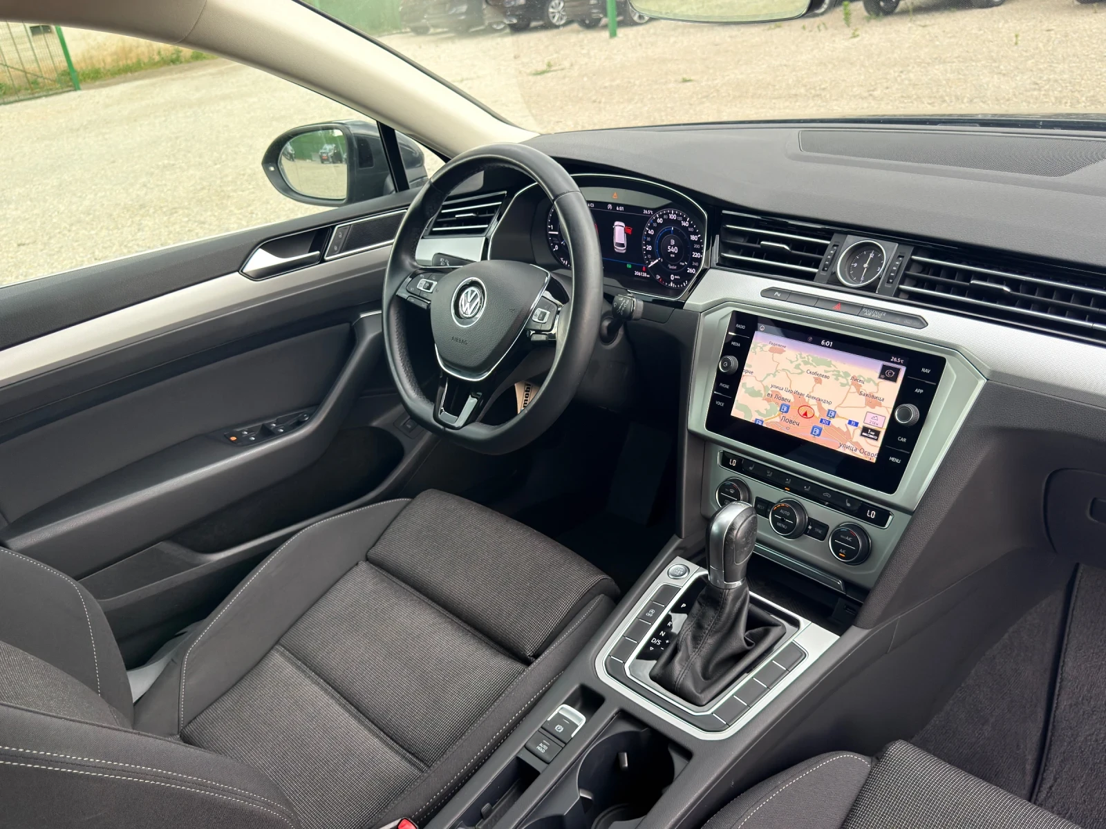 VW Passat 2.0ТДИ * камера* Лед Фарове* * Дигитален Километра, снимка 13 - Автомобили и джипове - 55267528