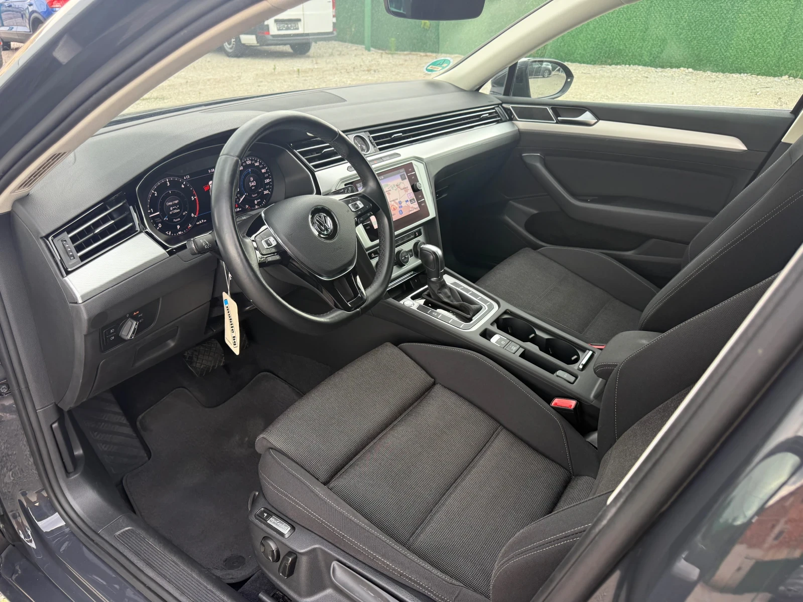 VW Passat 2.0ТДИ * камера* Лед Фарове* * Дигитален Километра, снимка 9 - Автомобили и джипове - 55267528