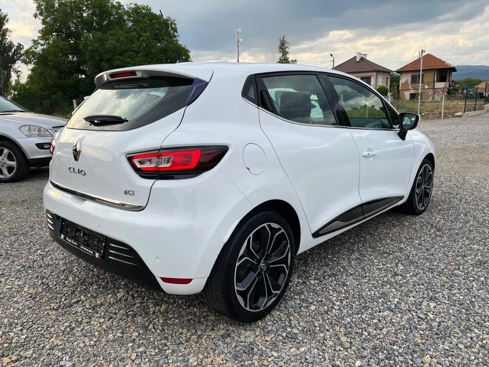 Renault Clio 1.5DCi Euro6 /Navi/Led, снимка 4 - Автомобили и джипове - 55318745