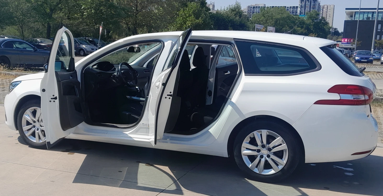 Peugeot 308 1.5 blueHDI 130кс, снимка 6 - Автомобили и джипове - 55678368