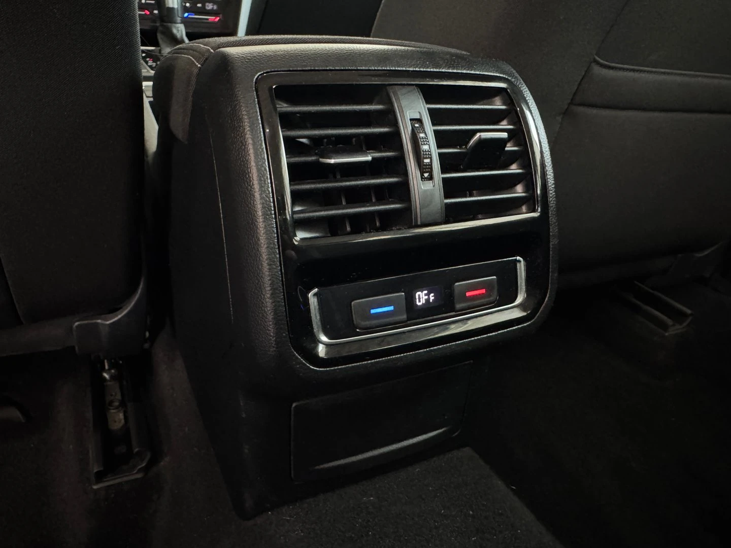 VW Passat, снимка 9 - Автомобили и джипове - 56438845