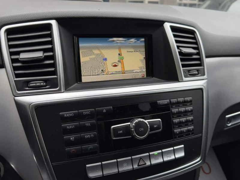 Mercedes-Benz ML 250 CDI/PDC/7G Tronic/4Matic/BLUEtec/Pedestrian, снимка 11 - Автомобили и джипове - 52369114