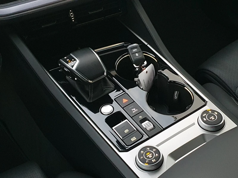 VW Touareg R-Line 3.0 V6 TDI SCR 4MOTION, снимка 14 - Автомобили и джипове - 52686290