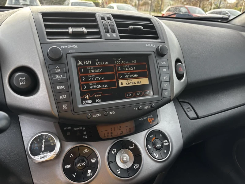 Toyota Rav4 2.2 D4D 136k.НАВИГАЦИЯ= 4?4 = 6скорости, снимка 7 - Автомобили и джипове - 52600780