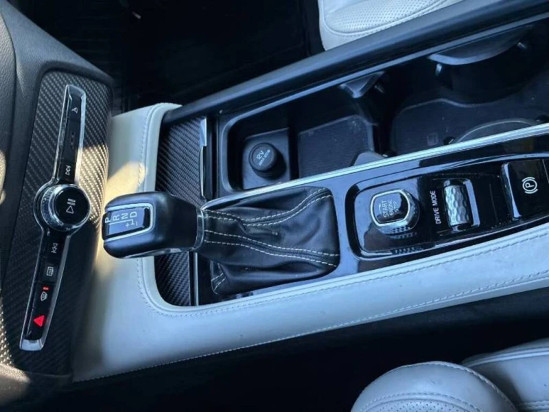Volvo Xc90 * T6 l No Accident l R Design l 7 Seater l AWD * C, снимка 15 - Автомобили и джипове - 52777917