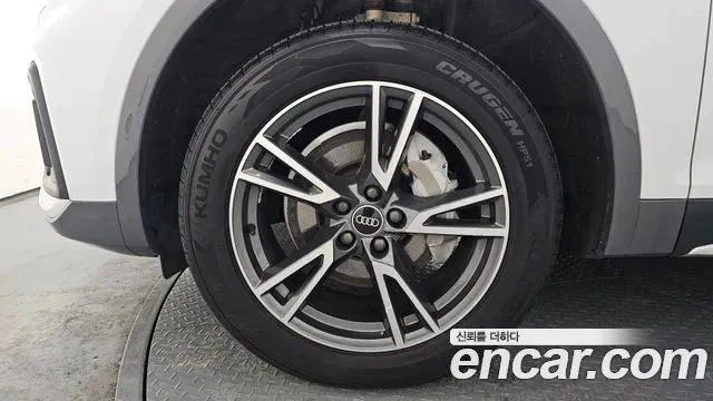 Audi Q5 45 TFSI, снимка 15 - Автомобили и джипове - 53974628